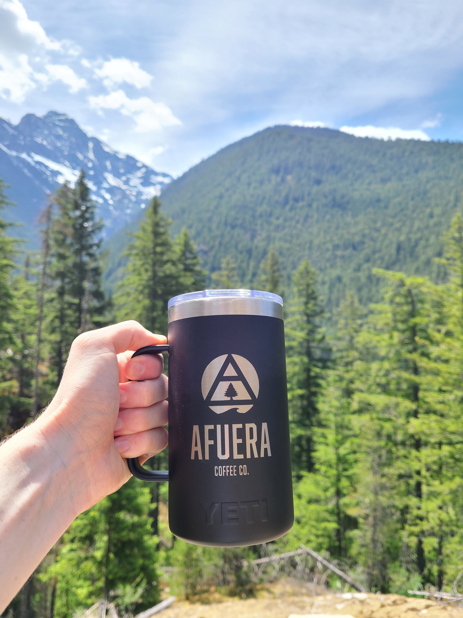 YETI 24 oz Rambler Mug